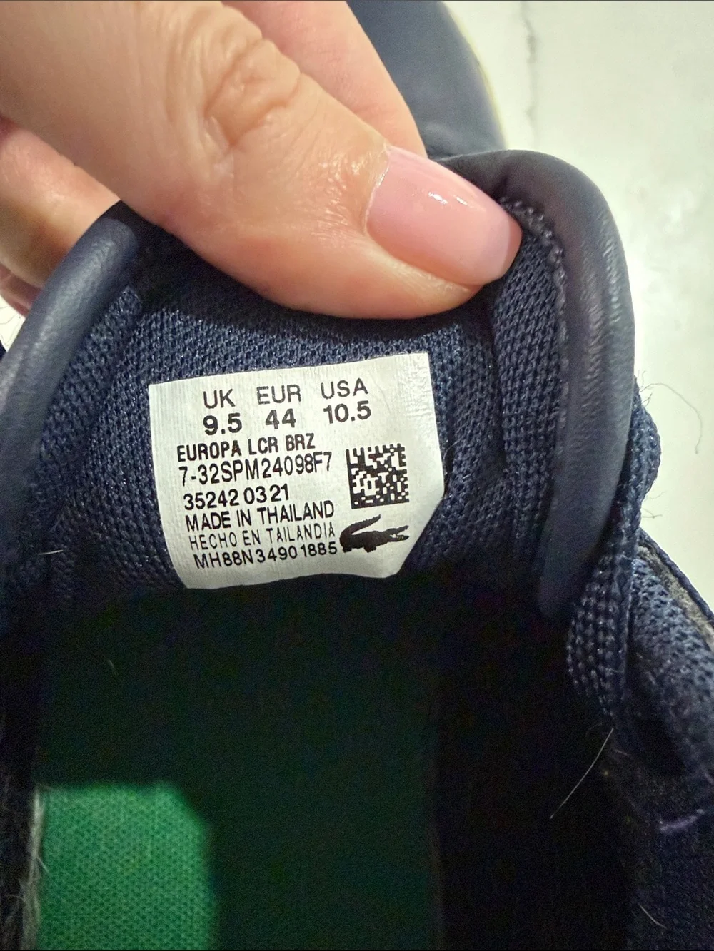 Lacoste Men's Navy and White Low-Top Sneakers